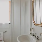 לינה וארוחת בוקר La Baronessa