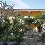 Couette-café La Baronessa 4*