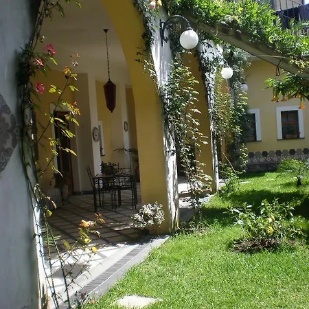 Alojamento de Acomodação e Pequeno-almoço La Baronessa Riposto